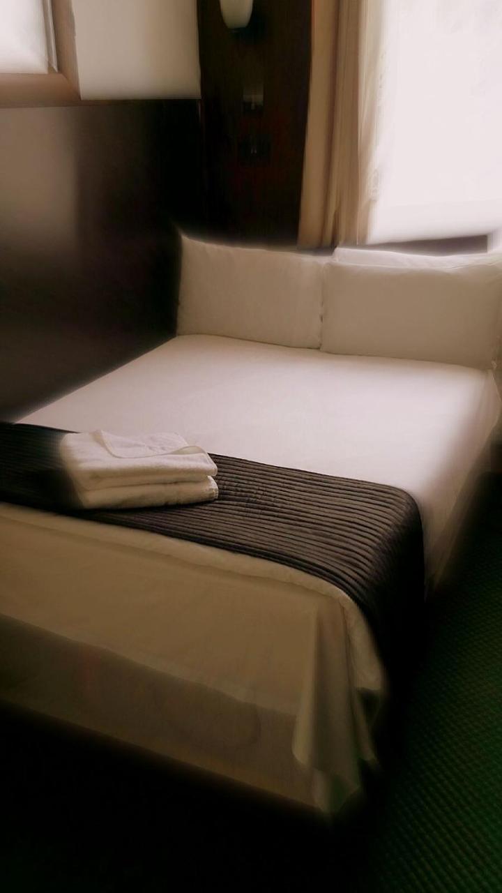 Plaza London Hotel Bagian luar foto
